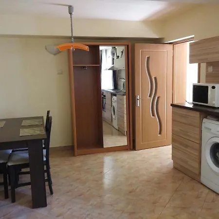 Ground Floor Summer House Апартаменты Варна
