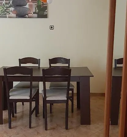 Ground Floor Summer House Апартаменты Варна